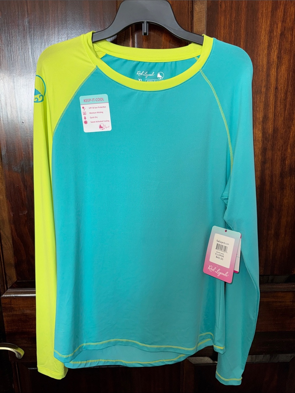 XL NWT women’s Reel Legends Sun Shirt